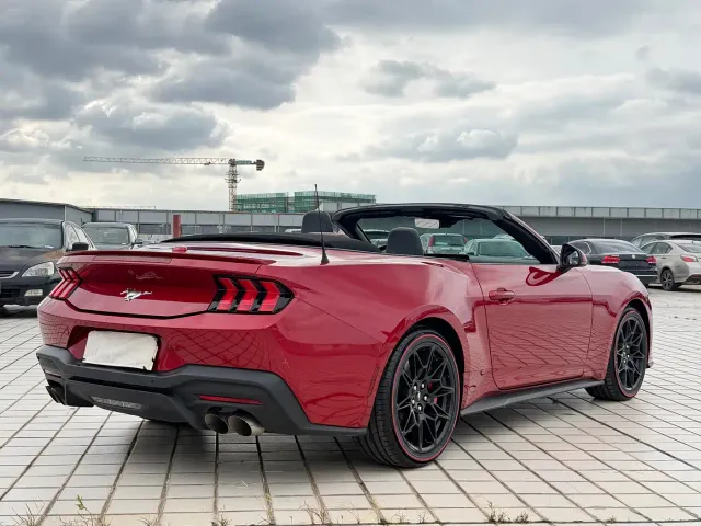 Ford Mustang — Фото автомобиля 12