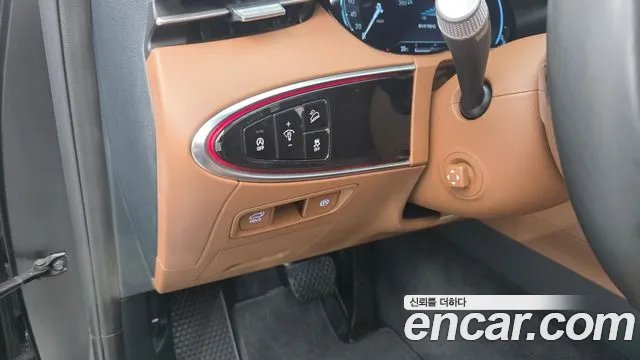 Genesis GV70 — Фото автомобиля 12