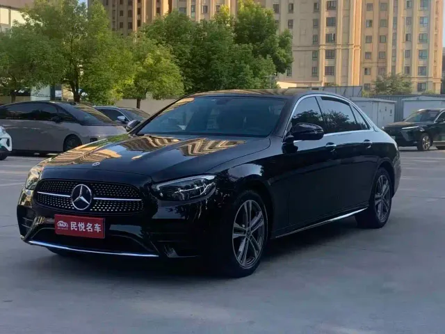 Фотография автомобиля — Mercedes-Benz E-Class