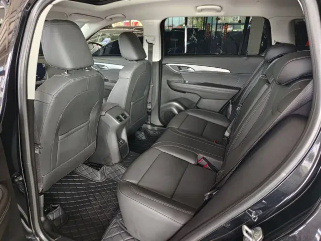 Buick Envision Plus — Фото автомобиля 9