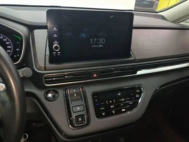 Honda Odyssey — Фото автомобиля 12