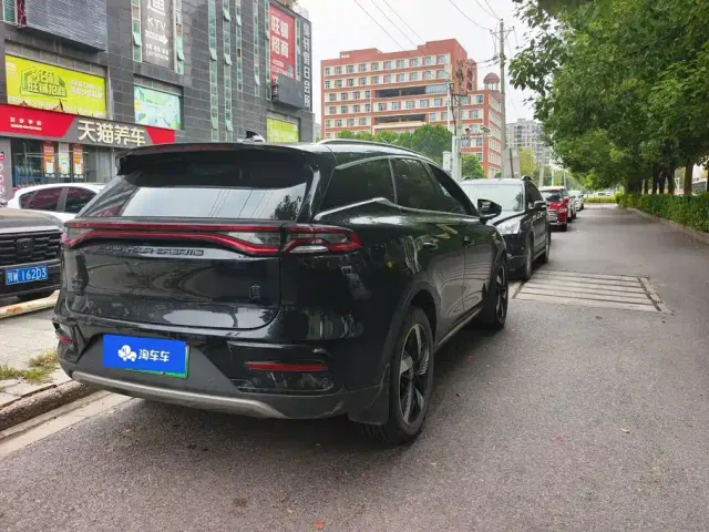 BYD Tang — Фото автомобиля 3