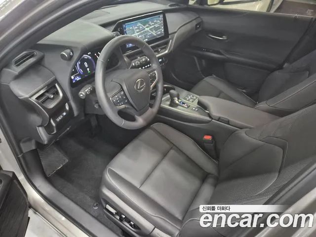 Lexus UX UX300h — Фото автомобиля 10