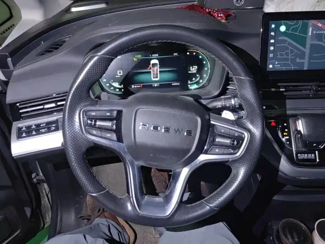Roewe iMAX8 — Фото автомобиля 15
