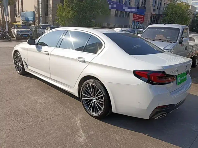 BMW 5 Series — Фото автомобиля 4