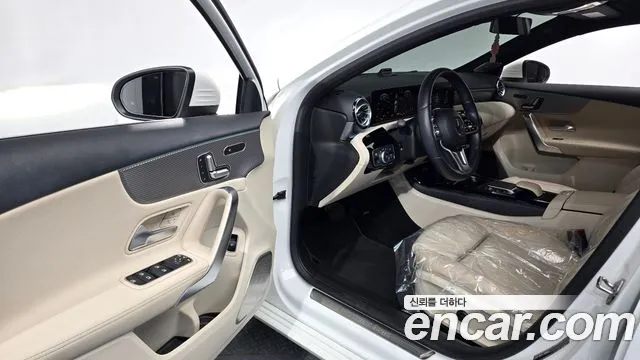 Mercedes-Benz A-Class W177 — Фото автомобиля 10
