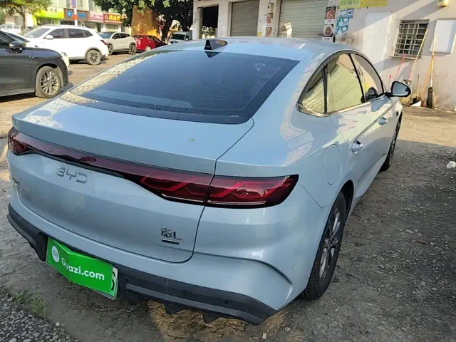 BYD Qin L — Фото автомобиля 6
