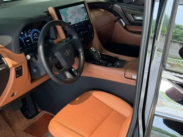 Toyota Alphard — Фото автомобиля 8