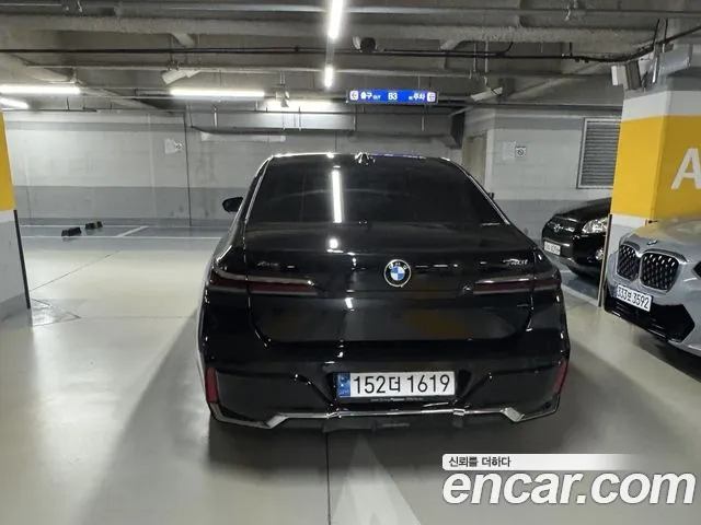 BMW 7-Series 7 серия (G70) 740i xDrive M Sport — Фото автомобиля 3