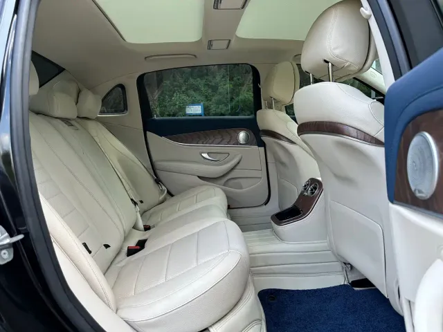 Mercedes-Benz E-Class — Фото автомобиля 8