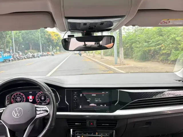 Volkswagen Passat — Фото автомобиля 4