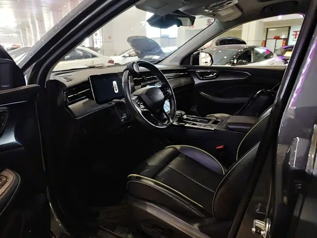 Roewe RX5 — Фото автомобиля 14