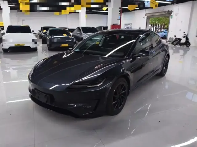 Фотография автомобиля — Tesla Model 3