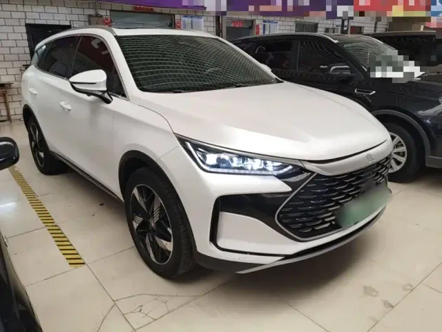 BYD Tang — Фото автомобиля 3
