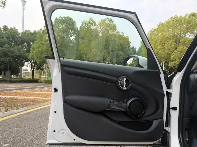 MINI Hatch — Фото автомобиля 11