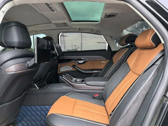 Audi A8 — Фото автомобиля 12
