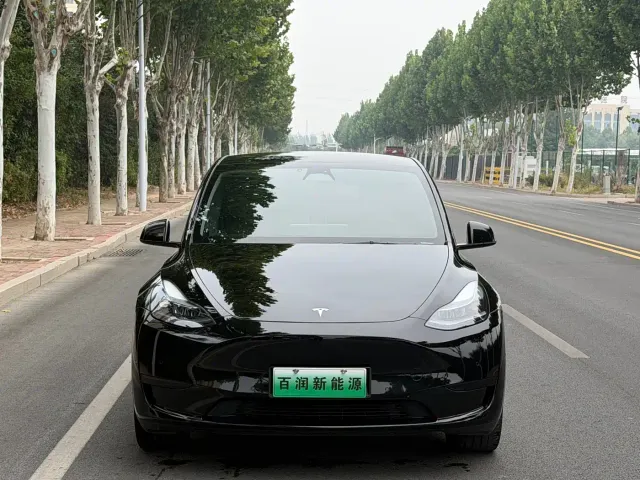 Фотография автомобиля — Tesla Model Y