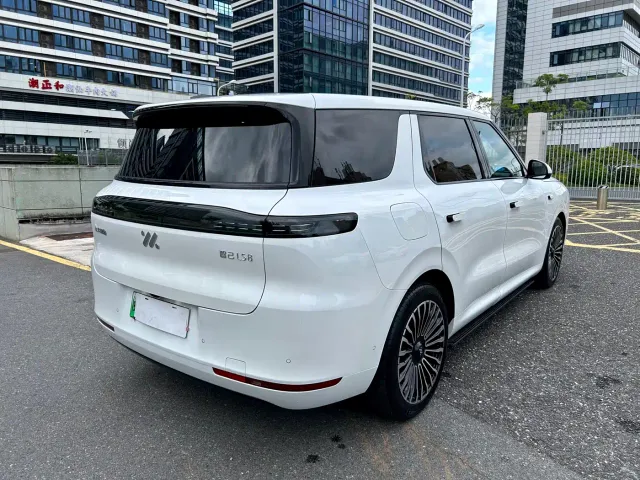 IM Motors LS8 — Фото автомобиля 17