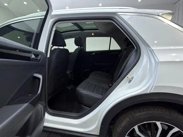 Volkswagen T-Roc — Фото автомобиля 13