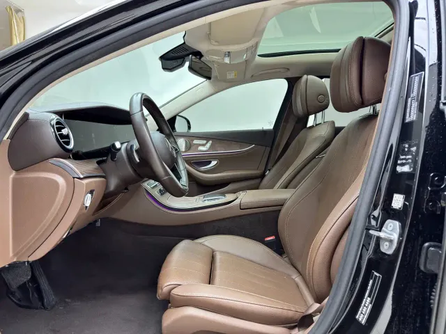 Mercedes-Benz E-Class — Фото автомобиля 5