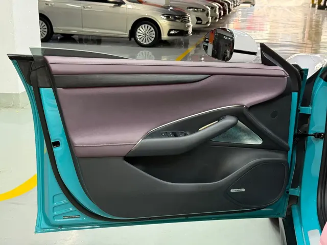 Xiaomi SU7 — Фото автомобиля 22