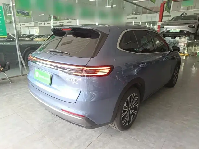 Geely Galaxy Starship 7 EM-i — Фото автомобиля 6