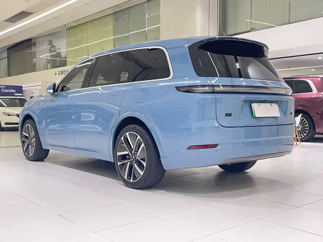 Li Auto L9 — Фото автомобиля 4