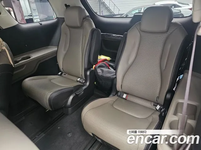 Kia Carnival Generation 4 — Фото автомобиля 16