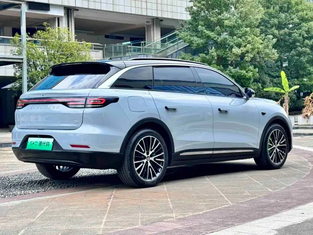Leapmotor C11 — Фото автомобиля 15