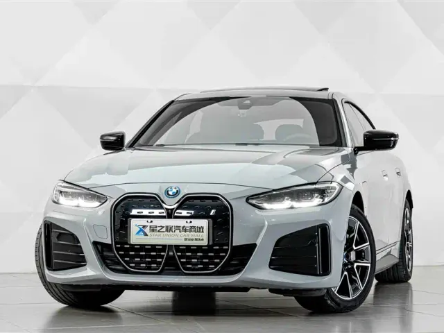 BMW i4 — Фото автомобиля 2