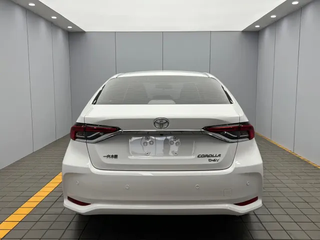 Toyota Corolla — Фото автомобиля 5