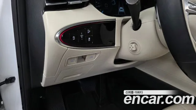 Genesis GV70 — Фото автомобиля 24