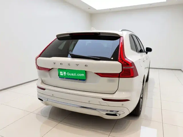 Volvo XC60 — Фото автомобиля 5