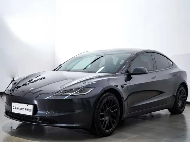 Tesla Model 3 — Фото автомобиля 8