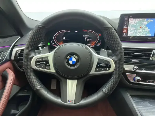 BMW 5 Series — Фото автомобиля 14
