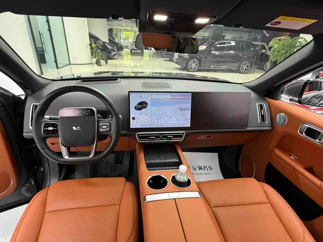 Li Auto L8 — Фото автомобиля 5