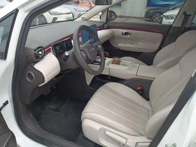GAC Aion UT — Фото автомобиля 15