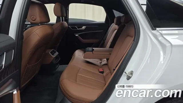 Audi A6 C8 — Фото автомобиля 12
