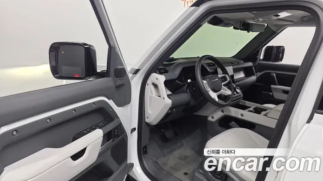 Land Rover Defender L663 — Фото автомобиля 10
