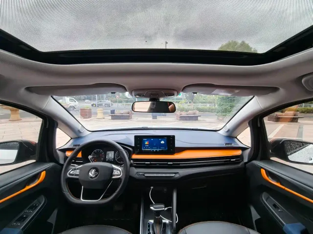 Livan X3 PRO — Фото автомобиля 11