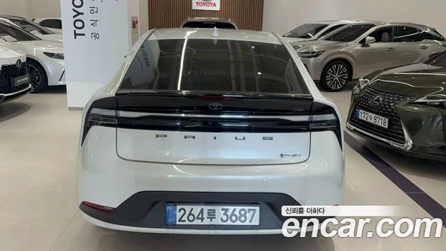 Toyota Prius 5th Gen — Фото автомобиля 4