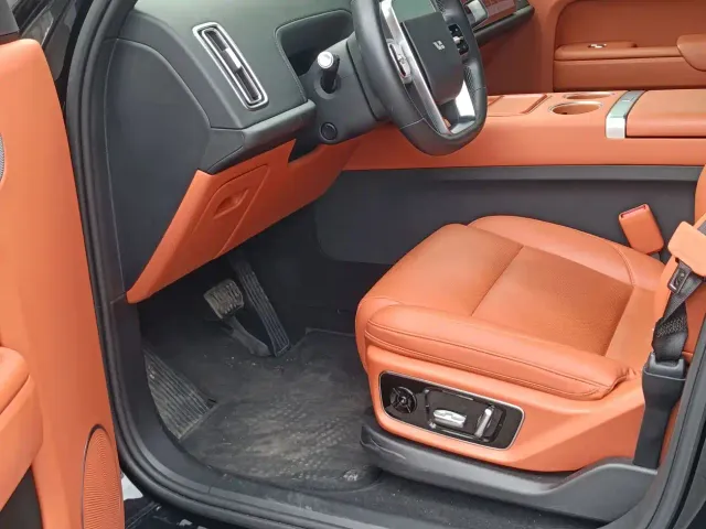 Li Auto L7 — Фото автомобиля 8