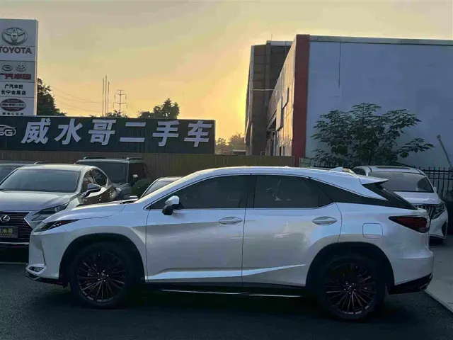 Lexus RX — Фото автомобиля 4