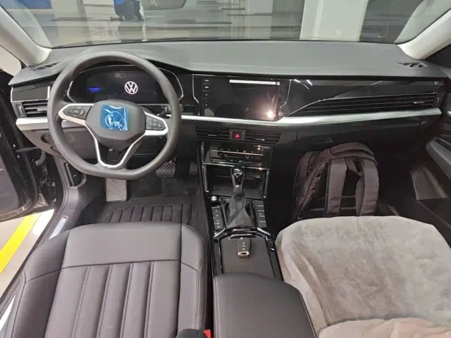Volkswagen Passat — Фото автомобиля 9