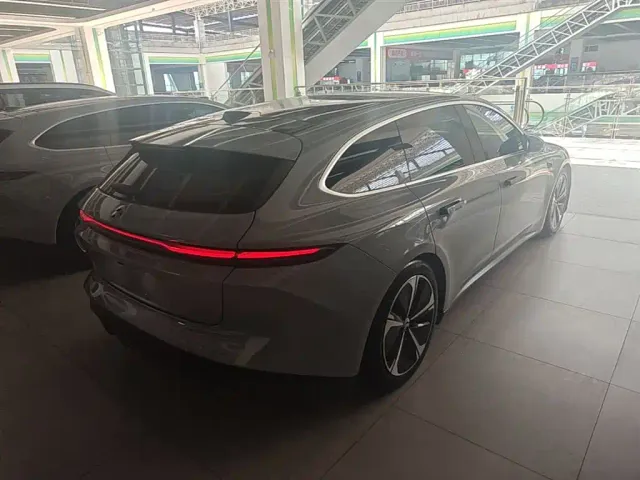 Nio ET5 Touring — Фото автомобиля 6