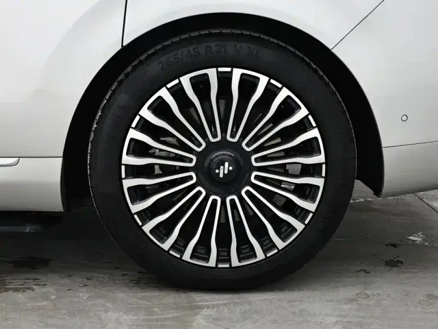 IM Motors LS9 — Фото автомобиля 8