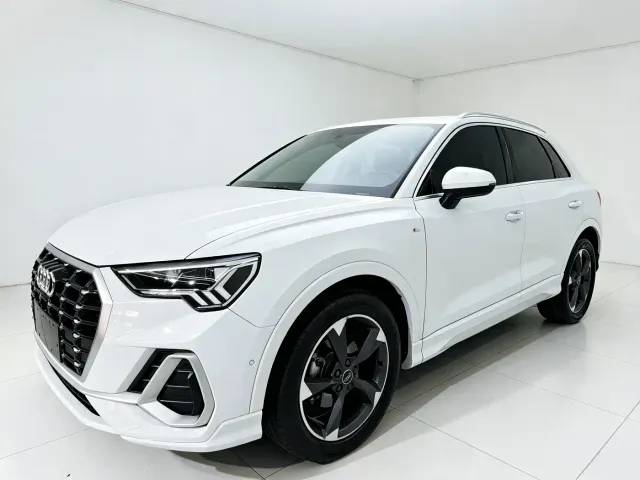 Фотография автомобиля — Audi Q3