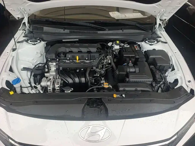 Hyundai Elantra — Фото автомобиля 19