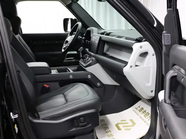 Land Rover Defender — Фото автомобиля 19