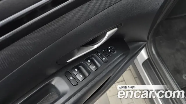 Hyundai Tucson Tucson (NX4) Дизель 2.0 2WD — Фото автомобиля 24